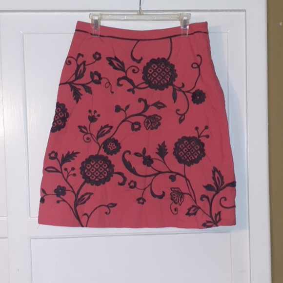 Adorable Scott Taylor skirt - Picture 1 of 3